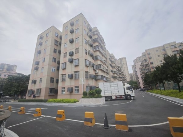 联富配资 城市更新观察 | 深圳30年老旧小区“焕新”背后：从“拆除重建”到“微改造”，城市更新转向存量优化